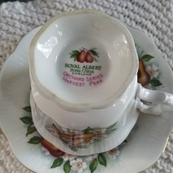 Royal Albert Orchard Series, Harvest Pear Bone China Cup & Saucer, England - Picture 2 of 5